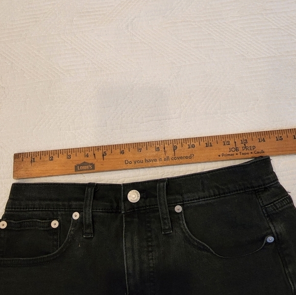 Madewell High-Rise Denim Shorts in Lunar Wash - Picture 13 of 16